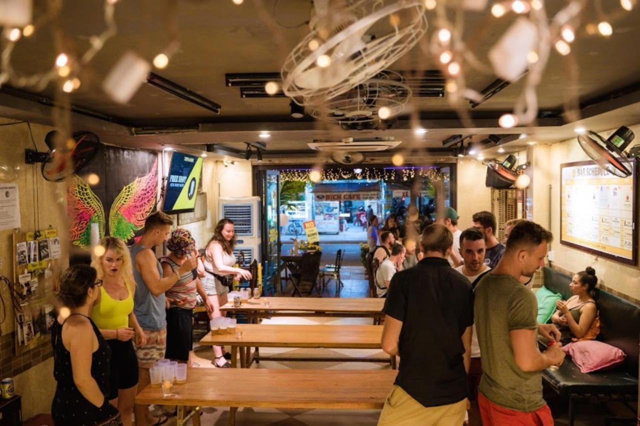 Tribee Kinh Hostel & Bar Hoi An Bagian luar foto