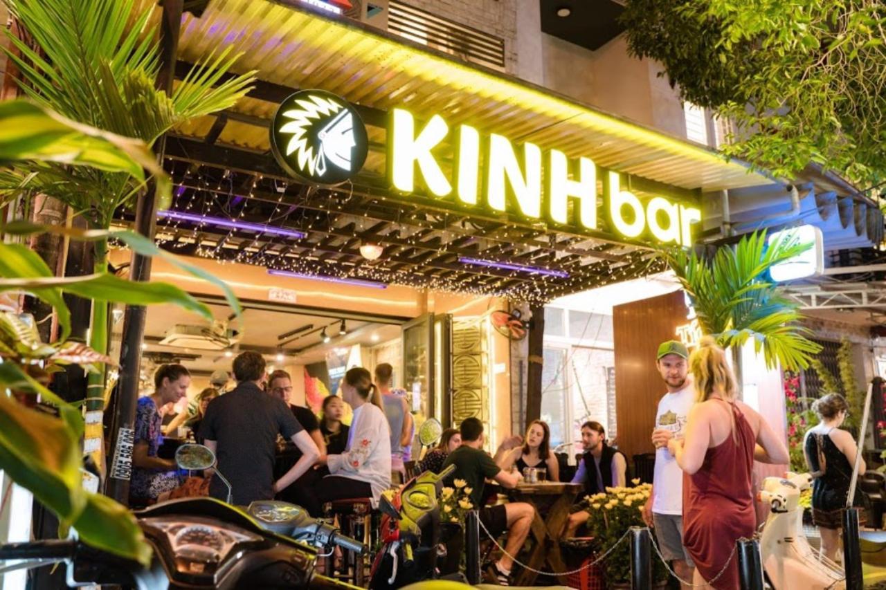 Tribee Kinh Hostel & Bar Hoi An Bagian luar foto
